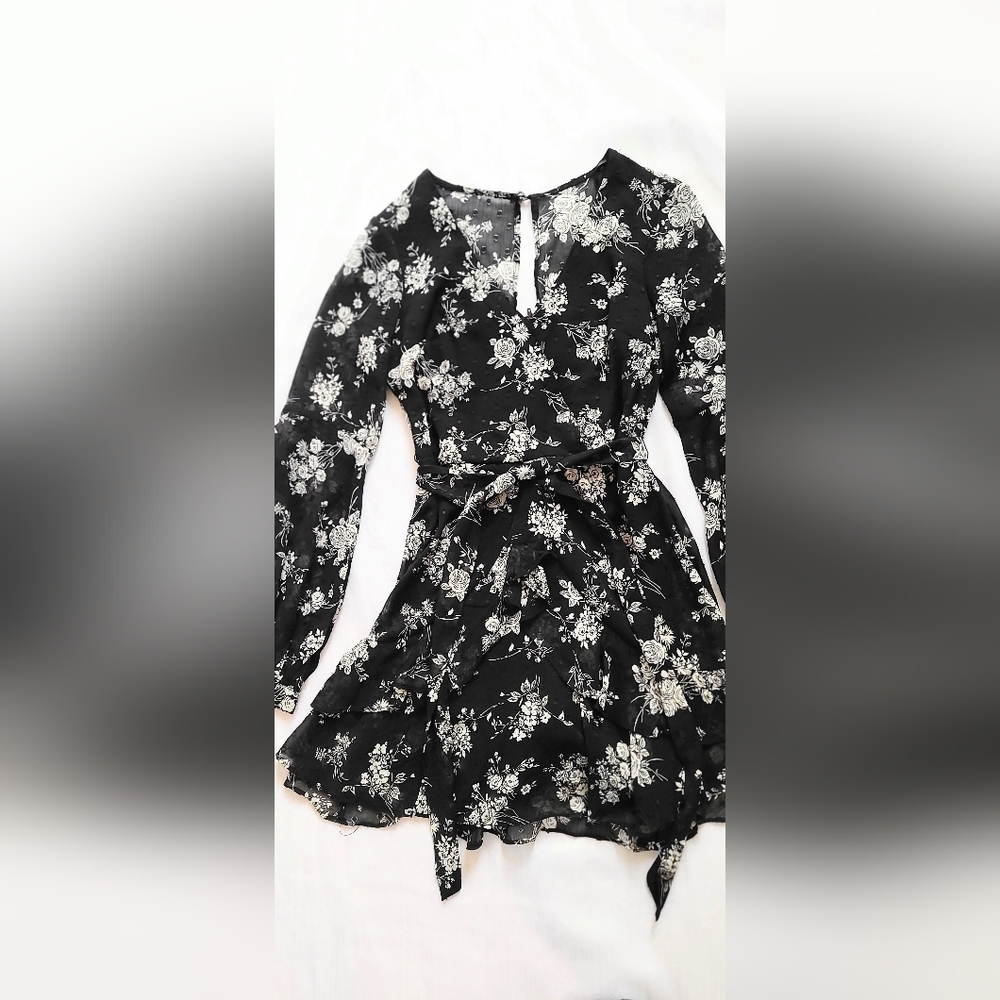 NWOT! Floral V-Neck B Darlin B Smart Fit+Flare Bell Sleeve Women's Mini Dress 1 - Picture 12 of 14
